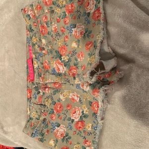 Tinseltown floral shorts